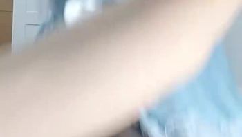 闵儿是谁?闵儿是一位极品网红女神,这一部1对1剧情定制福利视频中,闵儿穿着丝袜特别的迷人 闵儿是谁?闵儿是一位极品网红女神,这一部1对1剧情定制福利视频中,闵儿穿着丝袜特别的迷人