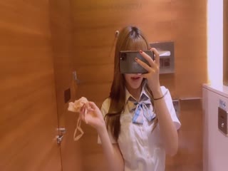 大小姐金克丝-厕所JK自拍 大小姐金克丝-厕所JK自拍