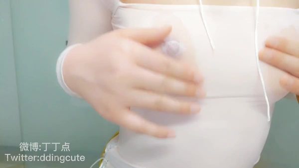 完具娜美闺蜜丁丁点-轻纱zw自拍 完具娜美闺蜜丁丁点-轻纱zw自拍