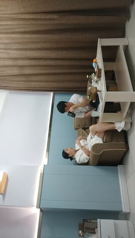 网聊勾诱良家人妻出轨约炮！白衣御姐脱光西装露白虎嫩穴，掰开肥臀后入狂操到高潮！ [HD]-leb